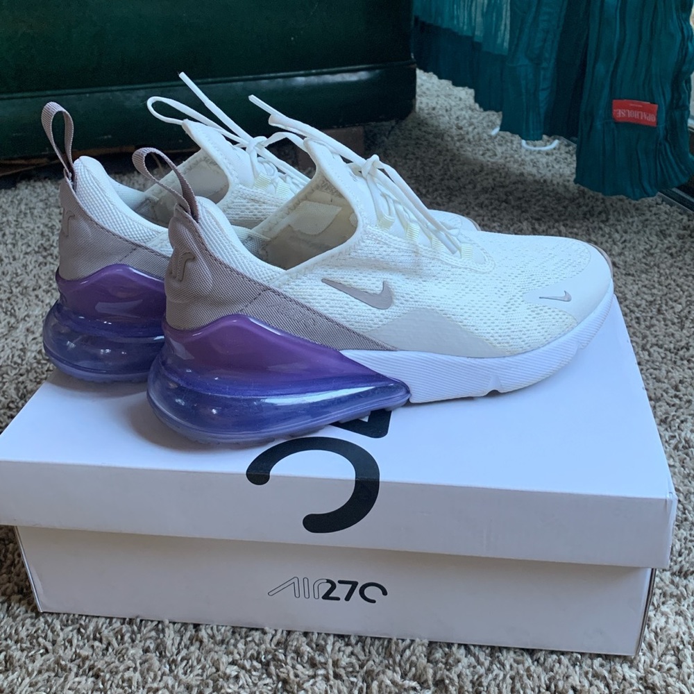 Nike Womens Air Max 270s purple/cream/white color wave